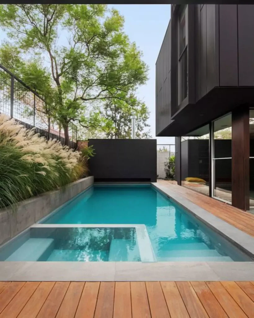 Desain Kolam Renang dengan Jacuzzi
